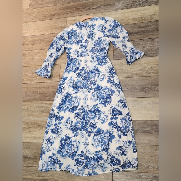 O.P.T Elegant Blue Floral Maxi Dress Size Small - Picture 4 of 8